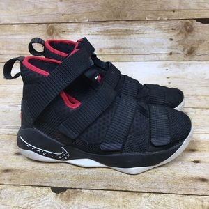 Nike Lebron James Solider 11 Sneakers Size 4.5Y